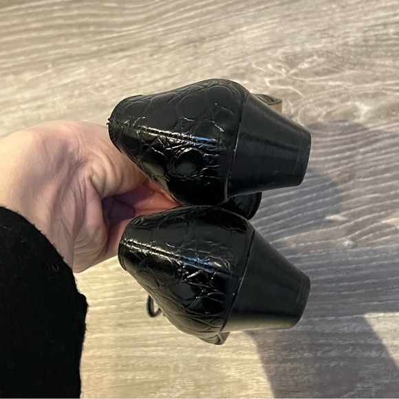 Salvatore Ferragamo Vera Pumps Size 5 AA - Picture 7 of 12